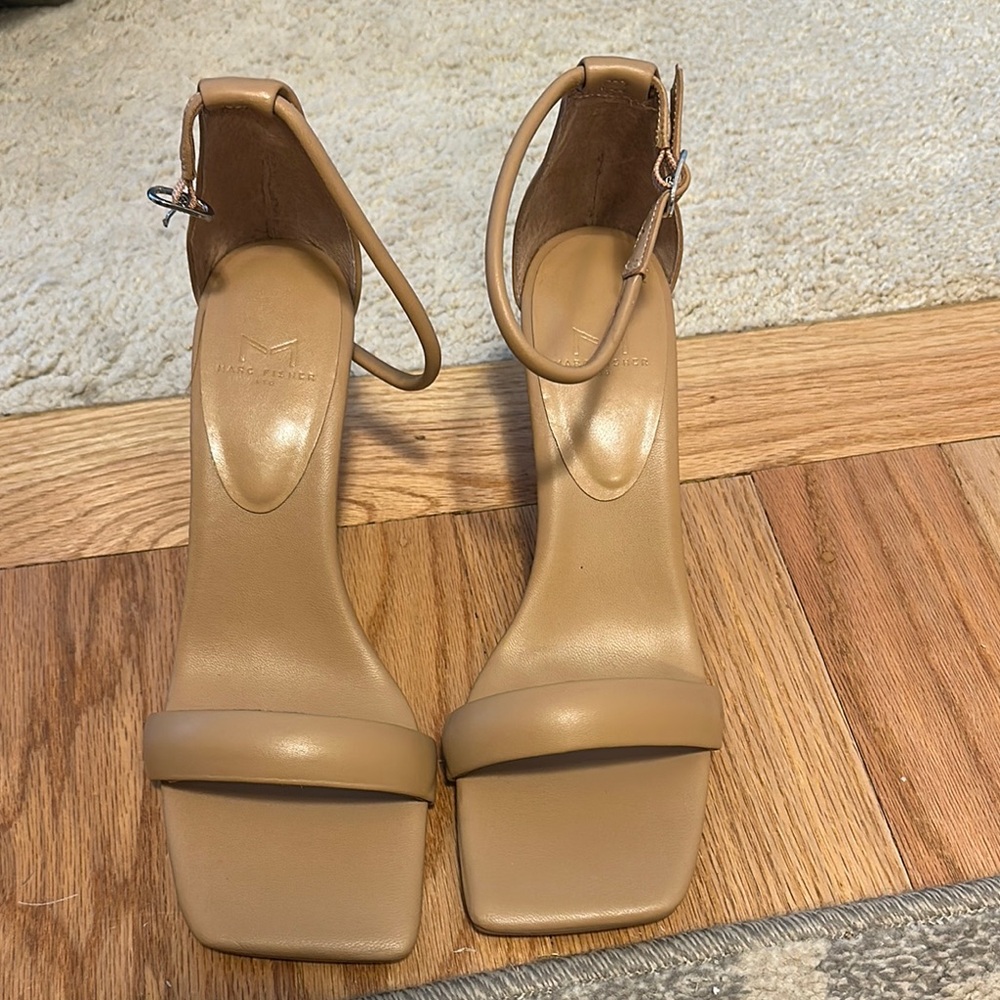 NEW Marc Fisher Tan Block Heel Sandals